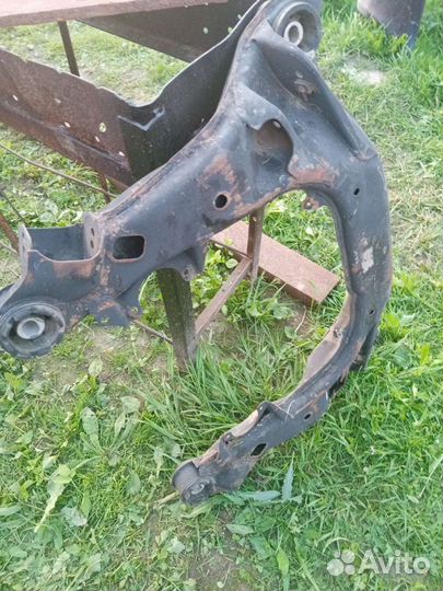 Подрамник audi а4