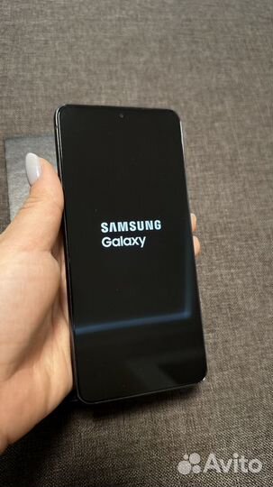 Samsung Galaxy S21, 8/128 ГБ