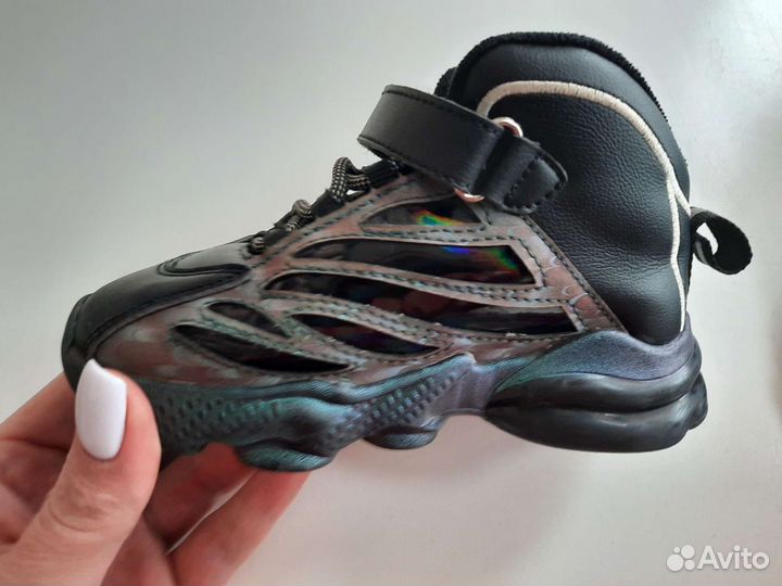 Утеплённые кроссовки 24 размер