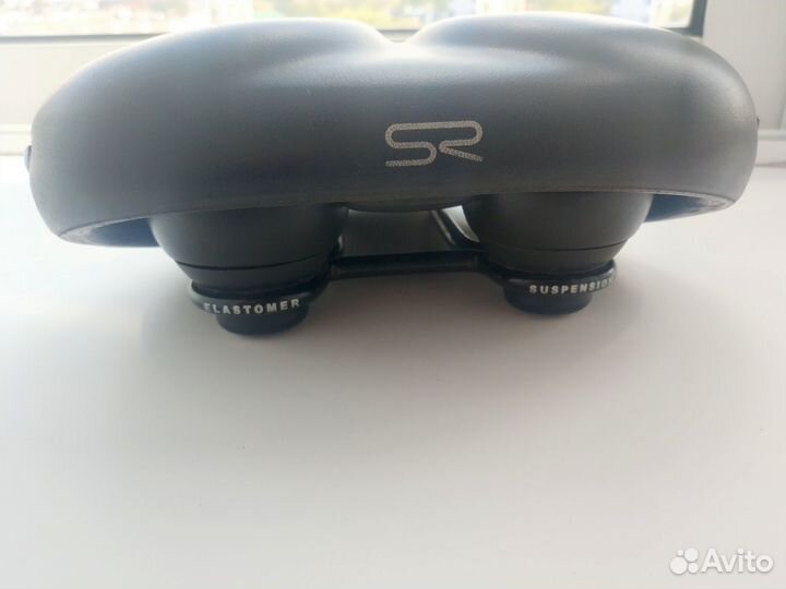 Велосипедное седло широкое гелевое Selle Royal