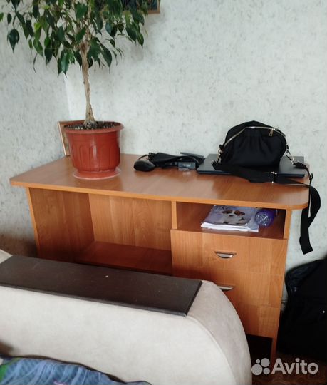 Письменный стол для школьника бу