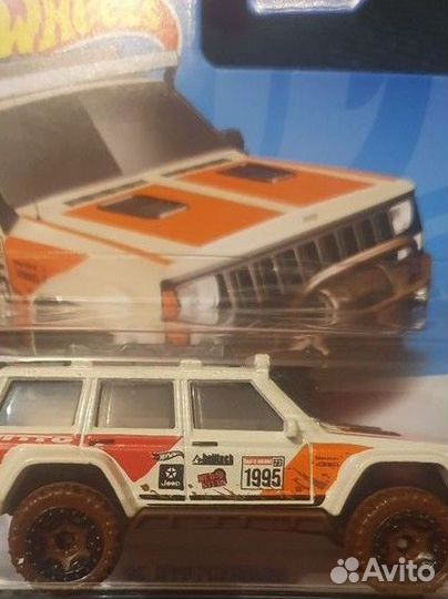 Hot wheels th Toyota jeep Ram