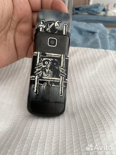 Телефон Nokia 8600 Luna