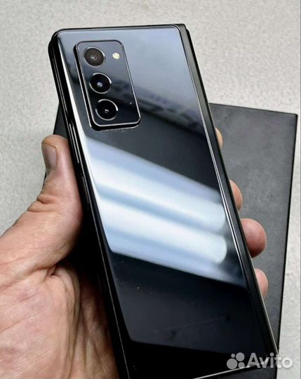 Samsung Z Fold 2 ldu