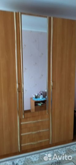 Шкаф плательный