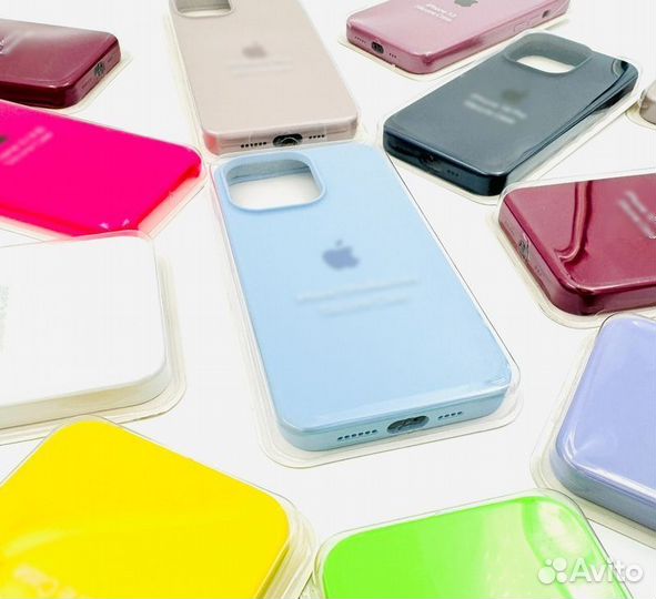 Силиконовый чехол на iPhone