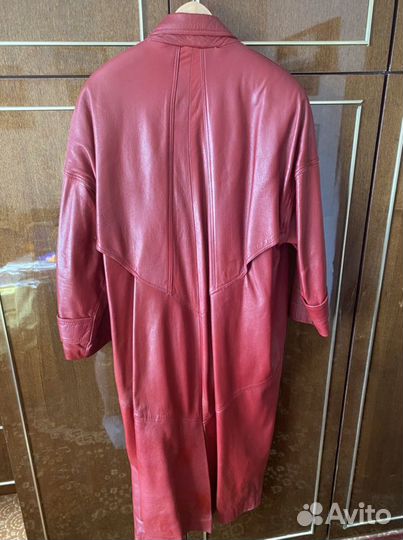 Пальто кожаное женское
