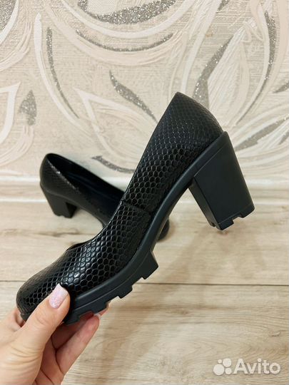 Туфли женские 37 размер, черные