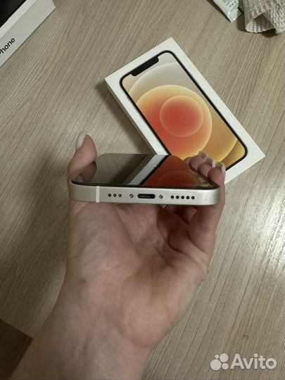 iPhone 12, 64 ГБ