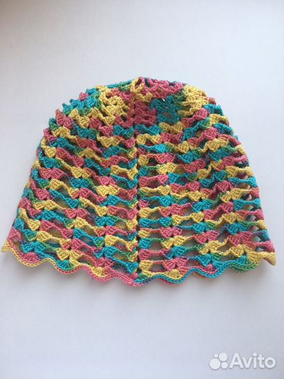 Вязаная цветная шапочка для девочки 9-18 месяцев