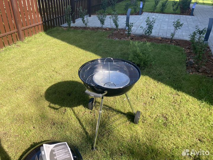 Угольный гриль Weber Compact Kettle 57 см черный