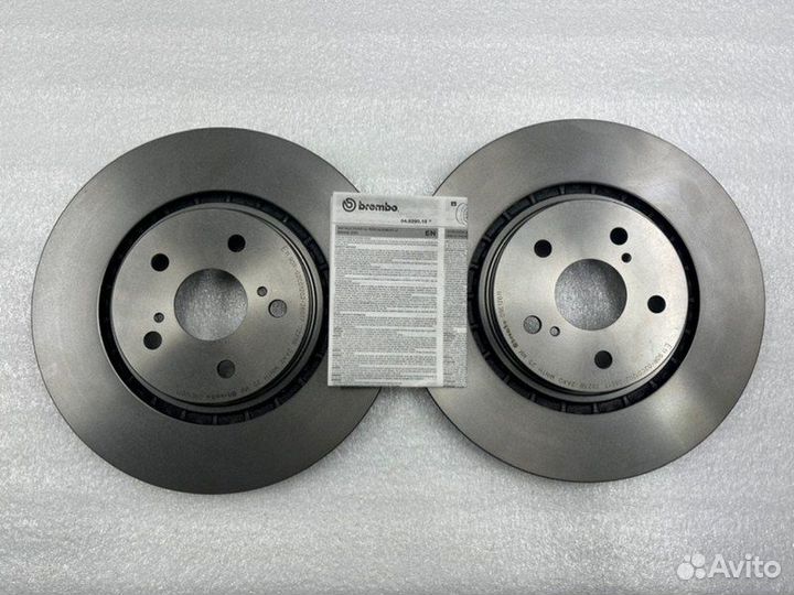 Тормозной диск передний Toyota Camry V70/V75