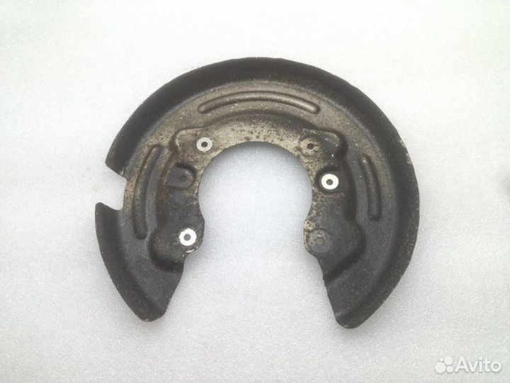 Пыльник тормозного диска задний левый Land Rover