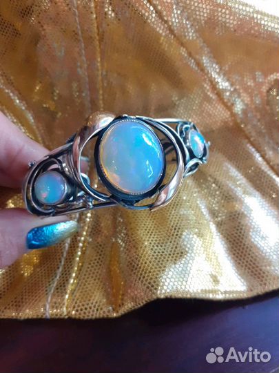 Серебряный браслет с опалом