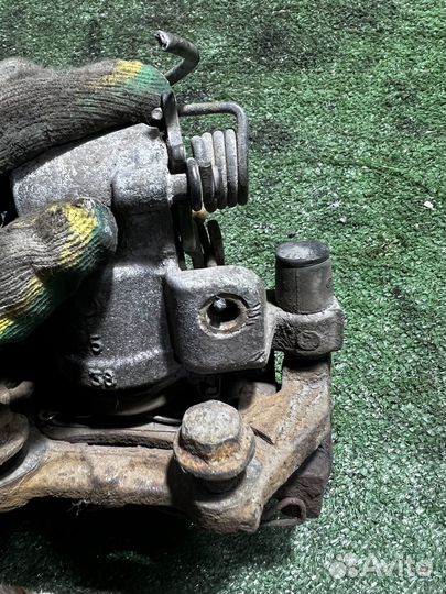 Суппорт задний левый Renault Laguna 2