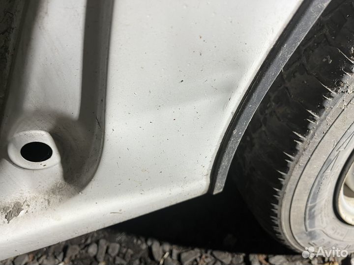 Задняя левая четверть Renault Логан