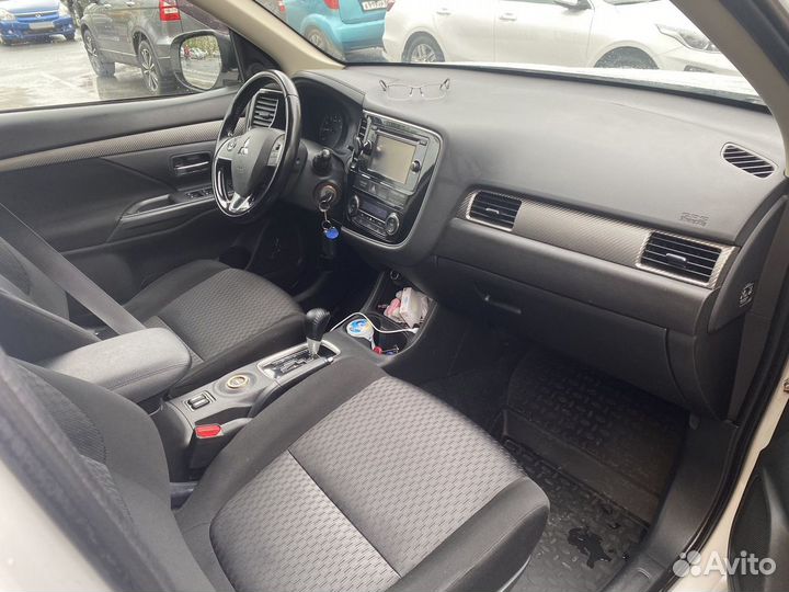 Mitsubishi Outlander 2.0 CVT, 2015, 182 000 км