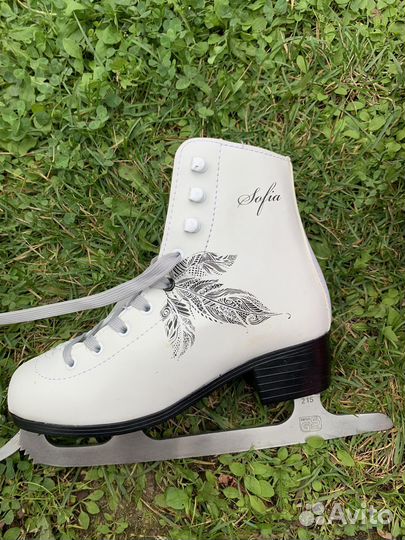 Фигурные коньки Sofia