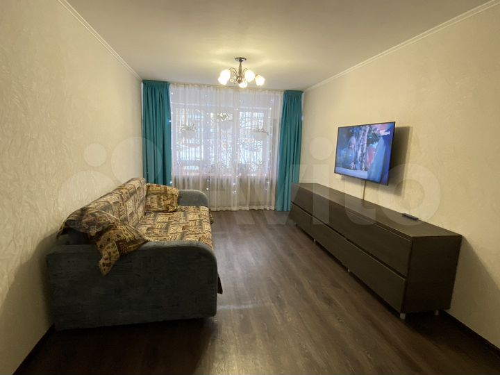 3-к. квартира, 65 м², 1/9 эт.