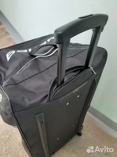 Сумка хоккейная на колесах