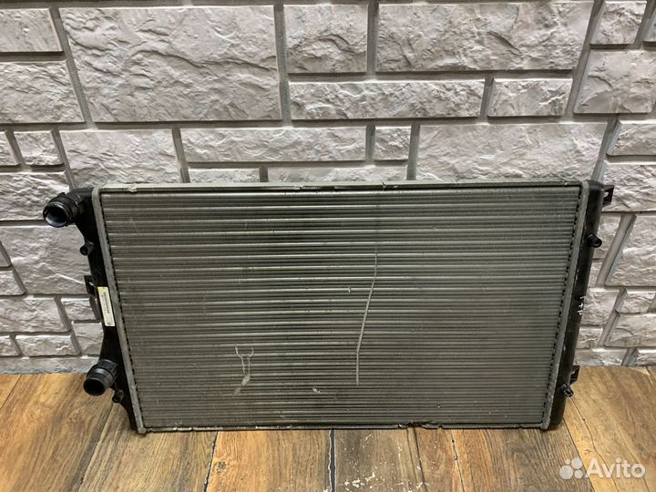 VW Golf Plus Радиатор основной 1,4л caxa
