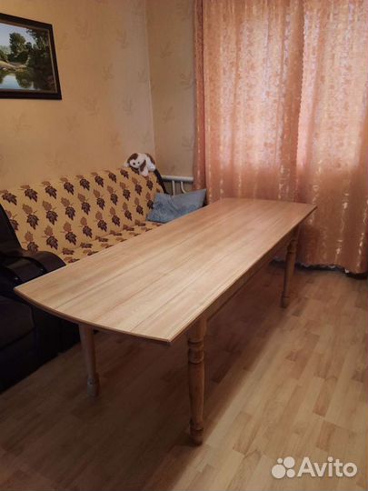 Кухонный стол