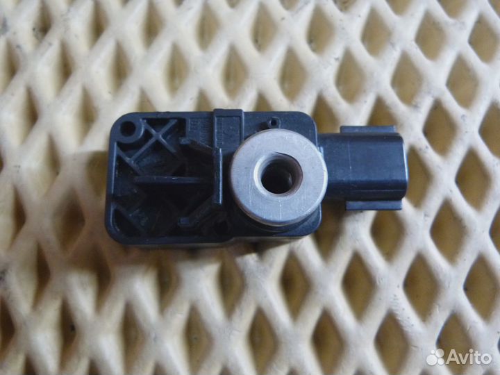 Датчик AIR BAG Renault Megane III 2009-2016 (988333198R)