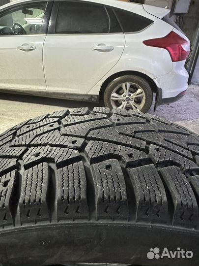 Pirelli Ice Zero 215/55 R16