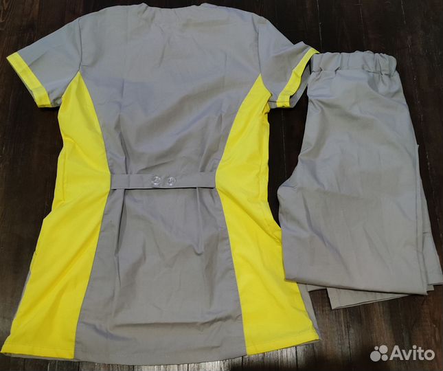 Медицинский костюм женский