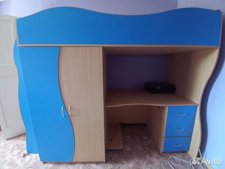 Детская кровать чердак со столом