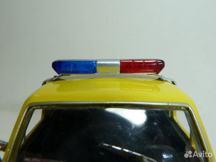 1/43 СГУ Элина Патриот (мигалка)