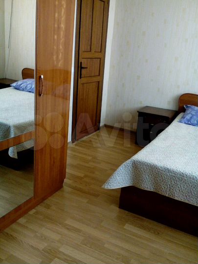 Комната 25 м² в 4-к., 1/2 эт.