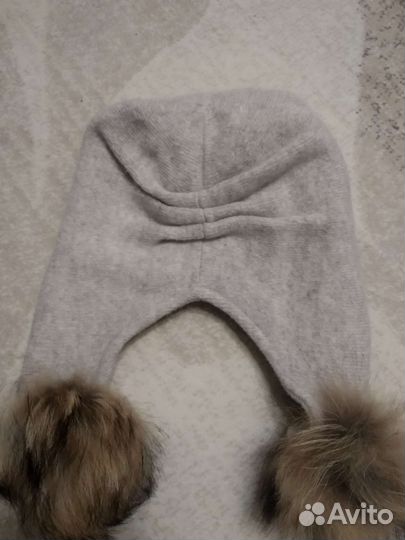 Шапка женская шерстяная с натуральными помпонами