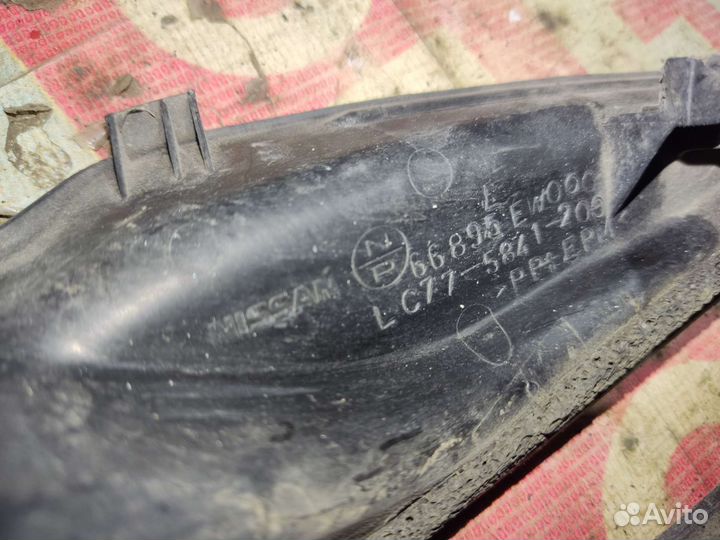 Накладка уголок лобового стекла Ниссан Альмера G15