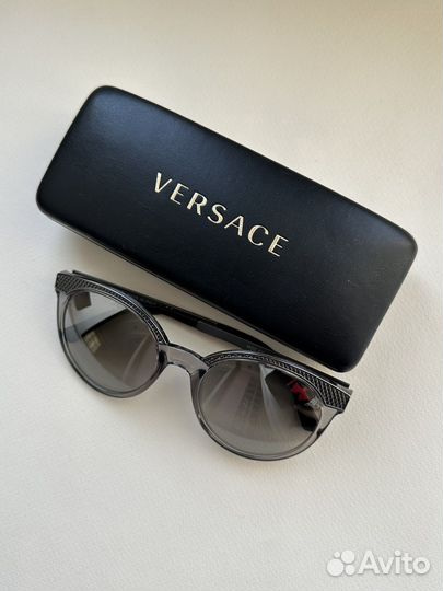 Солнечные очки versace