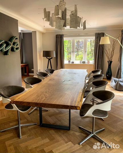 Стол из эпоксидной смолы