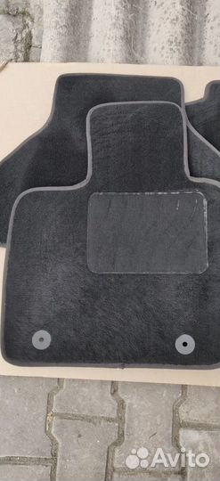 Автомобильные коврики BMW E70