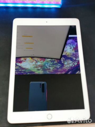 Продам iPad 5 WI-FI + cellular