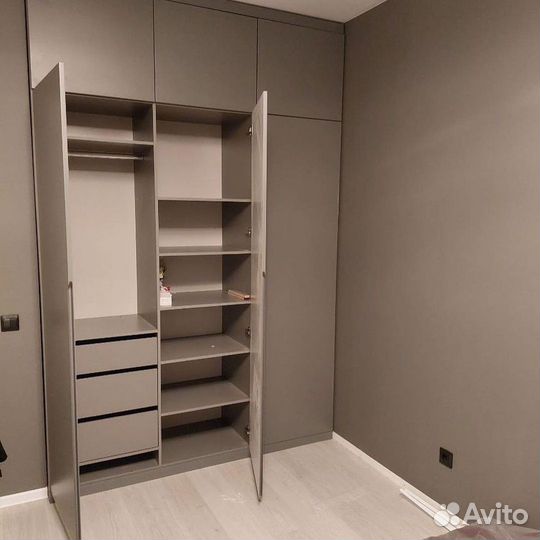 Шкаф по индивидуальному заказу в комнату