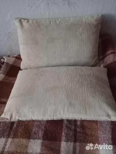 Подушки диванные 2 шт. Размер 50 на 28