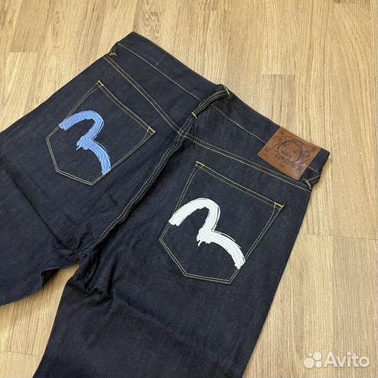 Джинсы evisu