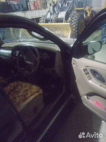 Ford Escape 3.0 AT, 2002, 137 173 км