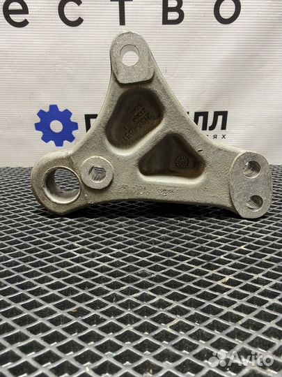 Кронштейн двигателя задний правый Volvo FH4