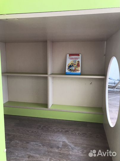 Детская кроватка с комодом и игровой зоной