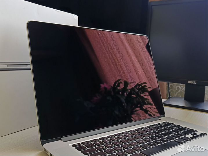 MacBook Pro 15 2015 16/500