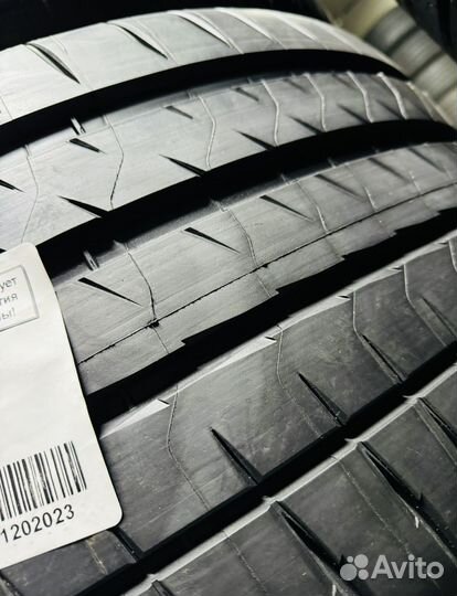 Michelin Pilot Sport 4 S 285/40 R23 и 325/35 R23 Y