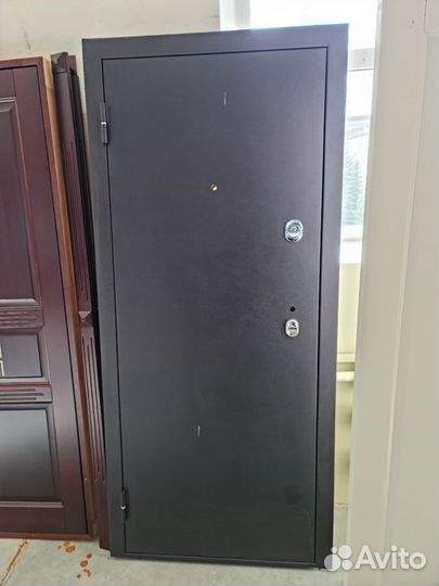 Дверь входная металлическая