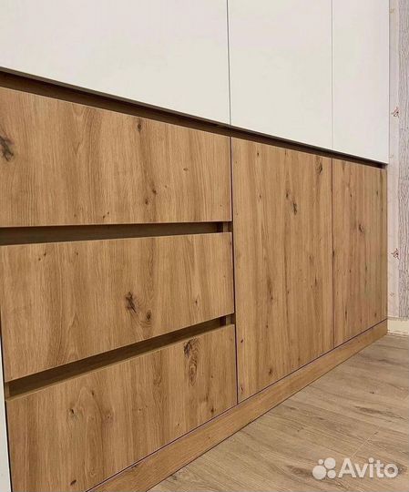 Распашной шкаф