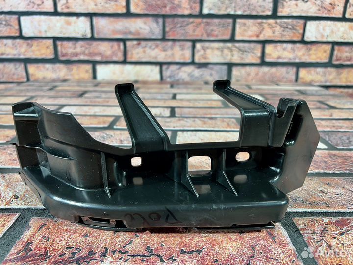 Кронштейн бампера заднего Polo sedan 6 2020