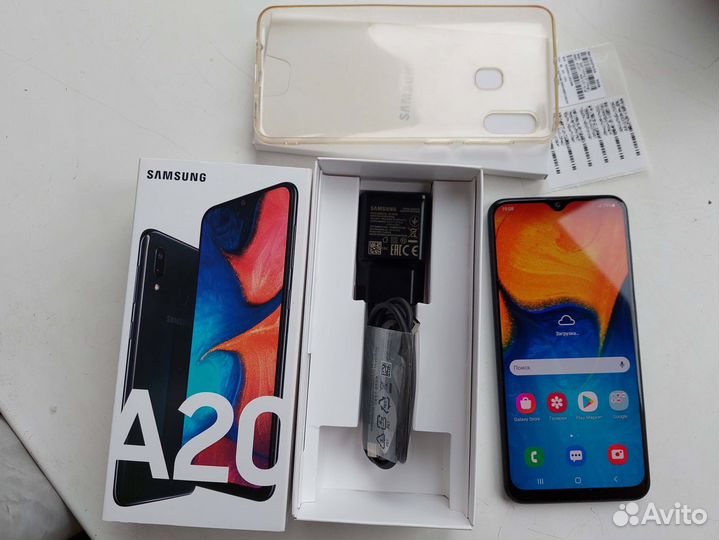 Samsung Galaxy A20, 3/32 ГБ